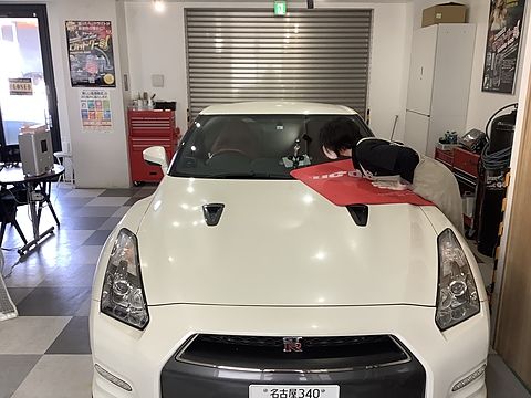 ガラスに飛び石リペア（日産GT-R）